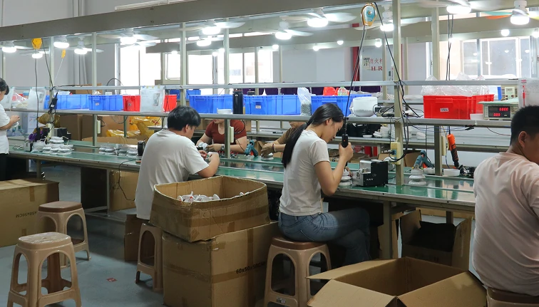 Professional manufacturing line producing 52 inch vintage ceiling fans with remote control and dimmable LED